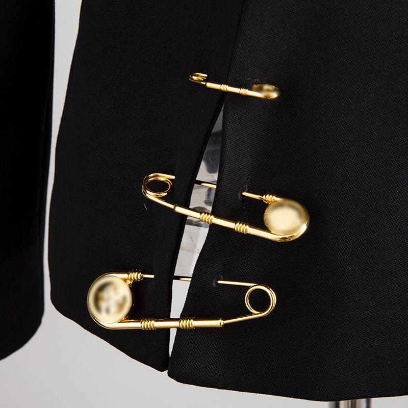 Hollowed-Out Pin Coats